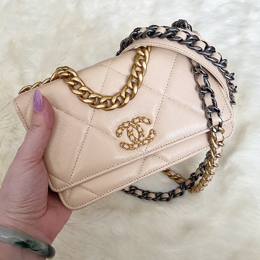 Chanel 19 WOC Wallet on Chain